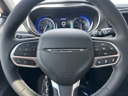 New 2027 Chrysler Pacifica Select AWD/4WD image 27