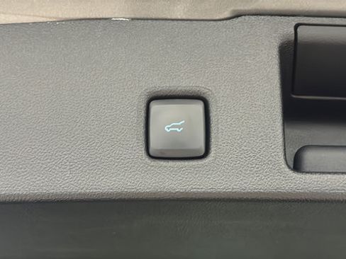 Used 2025 Ford Escape SE FWD image 28