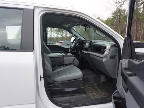 Used 2024 Ford F250 XL w/ XL Chrome Package image 16