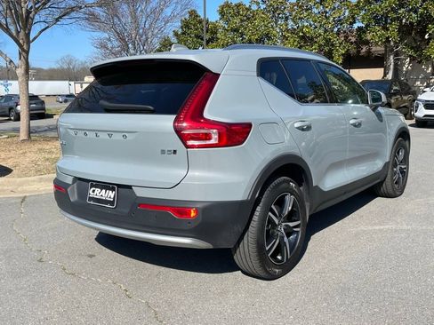 Used 2025 Volvo XC40 B5 Core image 7