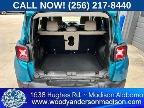 Used 2020 Jeep Renegade Latitude w/ Popular Equipment Group FWD image 6