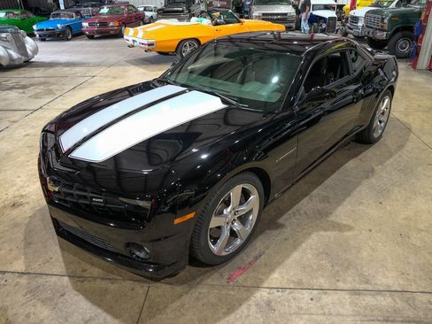 Used 2010 Chevrolet Camaro SS RWD image 15