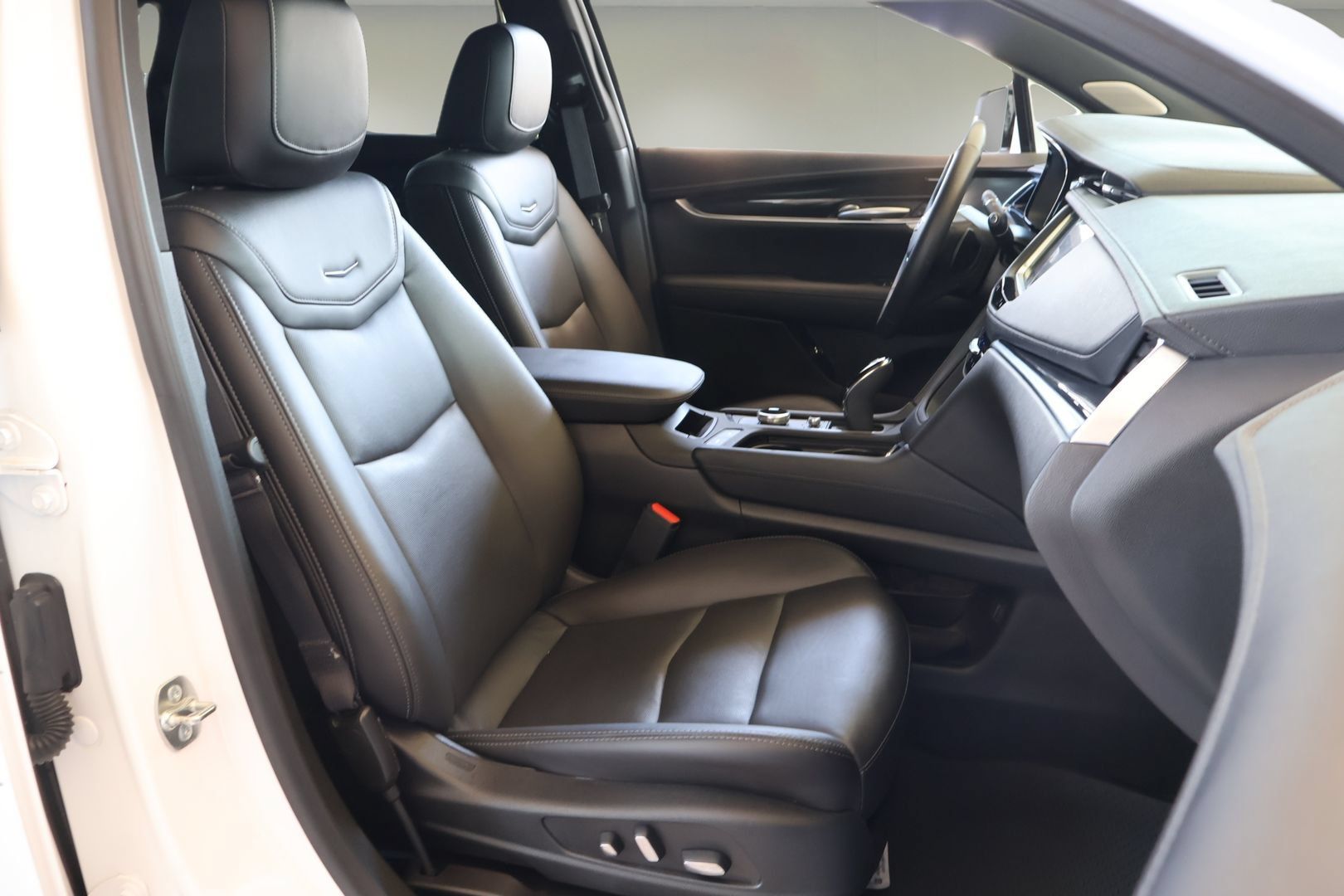 Used 2024 Cadillac XT5 Premium Luxury FWD image 17