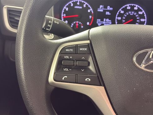 Used 2020 Hyundai Accent SE image 24