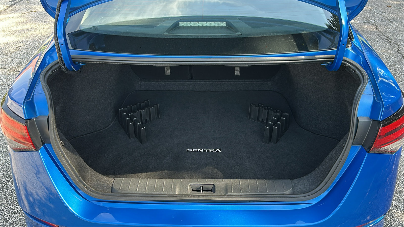 Certified 2023 Nissan Sentra SR w/ Electronics Package FWD image 7