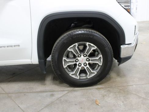 Used 2025 GMC Sierra 1500 SLT image 42