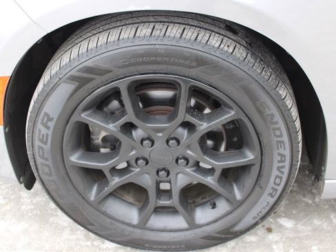 Used 2016 Dodge Charger SXT image 11