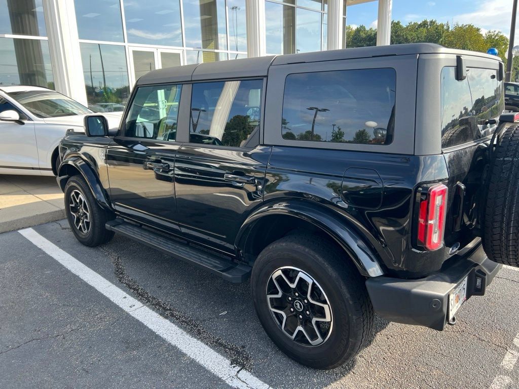Used 2024 Ford Bronco Outer Banks AWD/4WD image 3