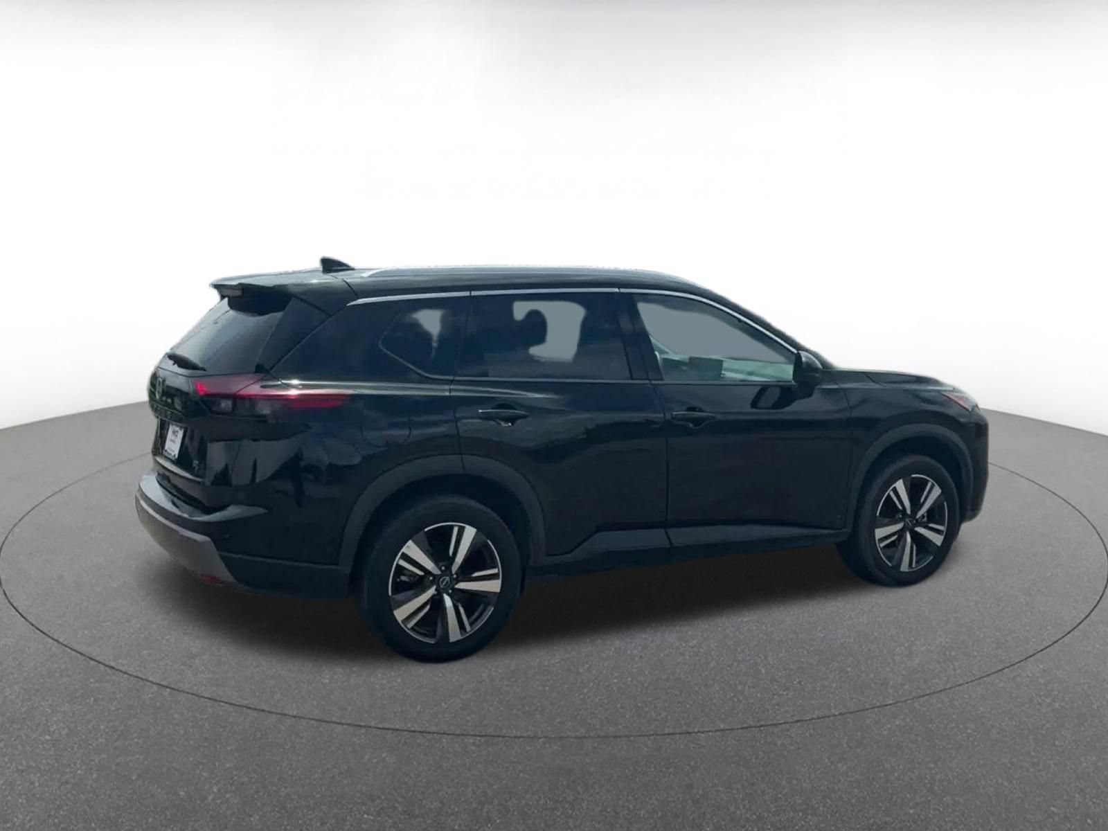Used 2026 Nissan Rogue SL FWD image 14