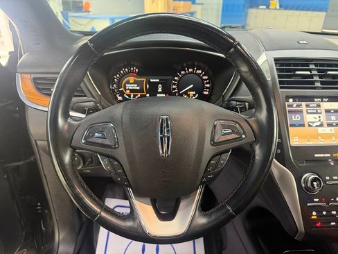 Used 2019 Lincoln MKC Select w/ Vista Value Package AWD/4WD image 24
