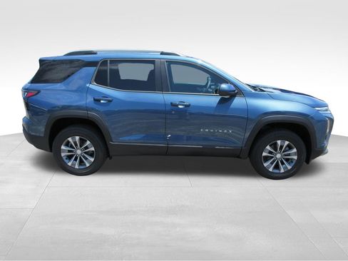 New 2026 Chevrolet Equinox LT w/ Safety and Technology Package FWD image 6