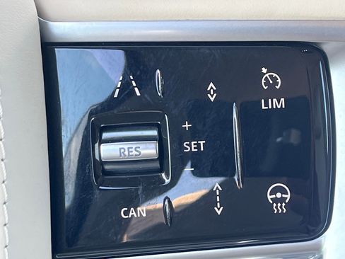 Certified 2023 Land Rover Range Rover SE image 25