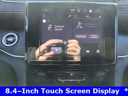 Used 2024 Jeep Grand Cherokee Laredo image 14