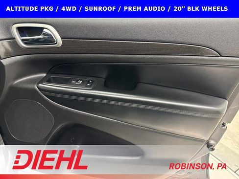 Used 2018 Jeep Grand Cherokee Altitude image 14