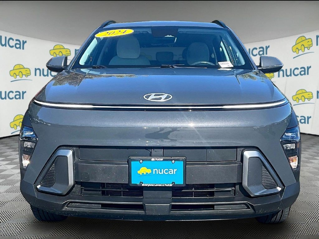 Used 2024 Hyundai Kona SEL AWD/4WD image 2