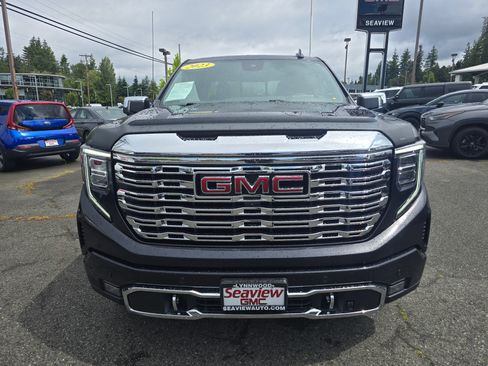 Used 2023 GMC Sierra 1500 Denali w/ Technology Package AWD/4WD image 8