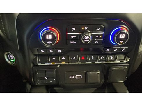 Used 2021 Chevrolet Silverado 1500 LTZ AWD/4WD image 14