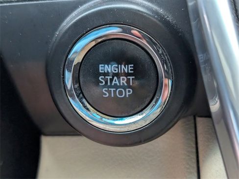 Used 2015 Toyota Camry image 24