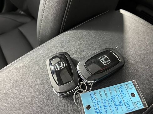 Used 2025 Honda Civic Sport image 30