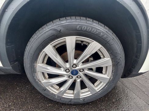 Used 2022 Ford Escape Titanium w/ Titanium Elite Package image 11