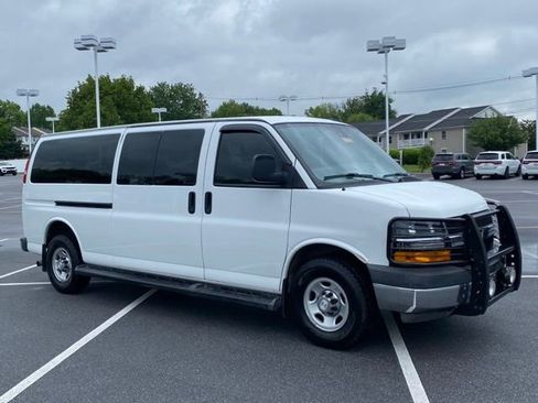 Used 2019 Chevrolet Express 3500 LT w/ LT Preferred Equipment Group RWD image 7