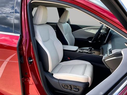 Used 2025 Lexus RX 350 FWD w/ Convenience Package image 9