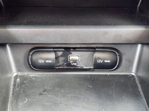 Used 2025 Kia Soul LX image 24