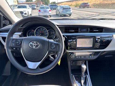 Used 2015 Toyota Corolla LE FWD image 7