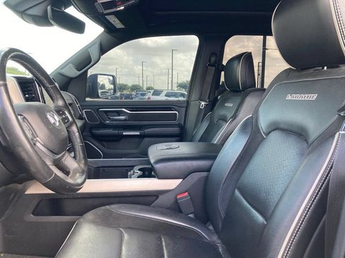 Used 2019 RAM 1500 Laramie AWD/4WD image 9