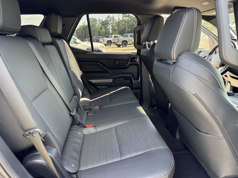 Used 2026 Toyota 4Runner TRD Off-Road Premium AWD/4WD image 15