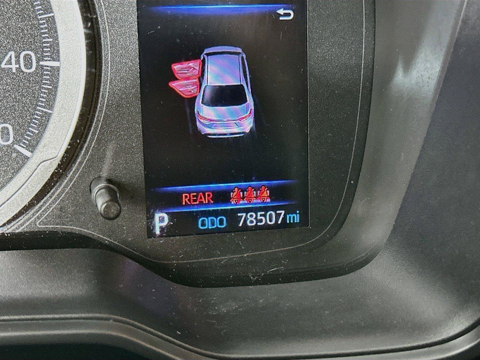 Used 2020 Toyota Corolla SE FWD image 18