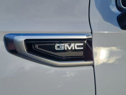 Used 2024 GMC Yukon XL Denali RWD image 7