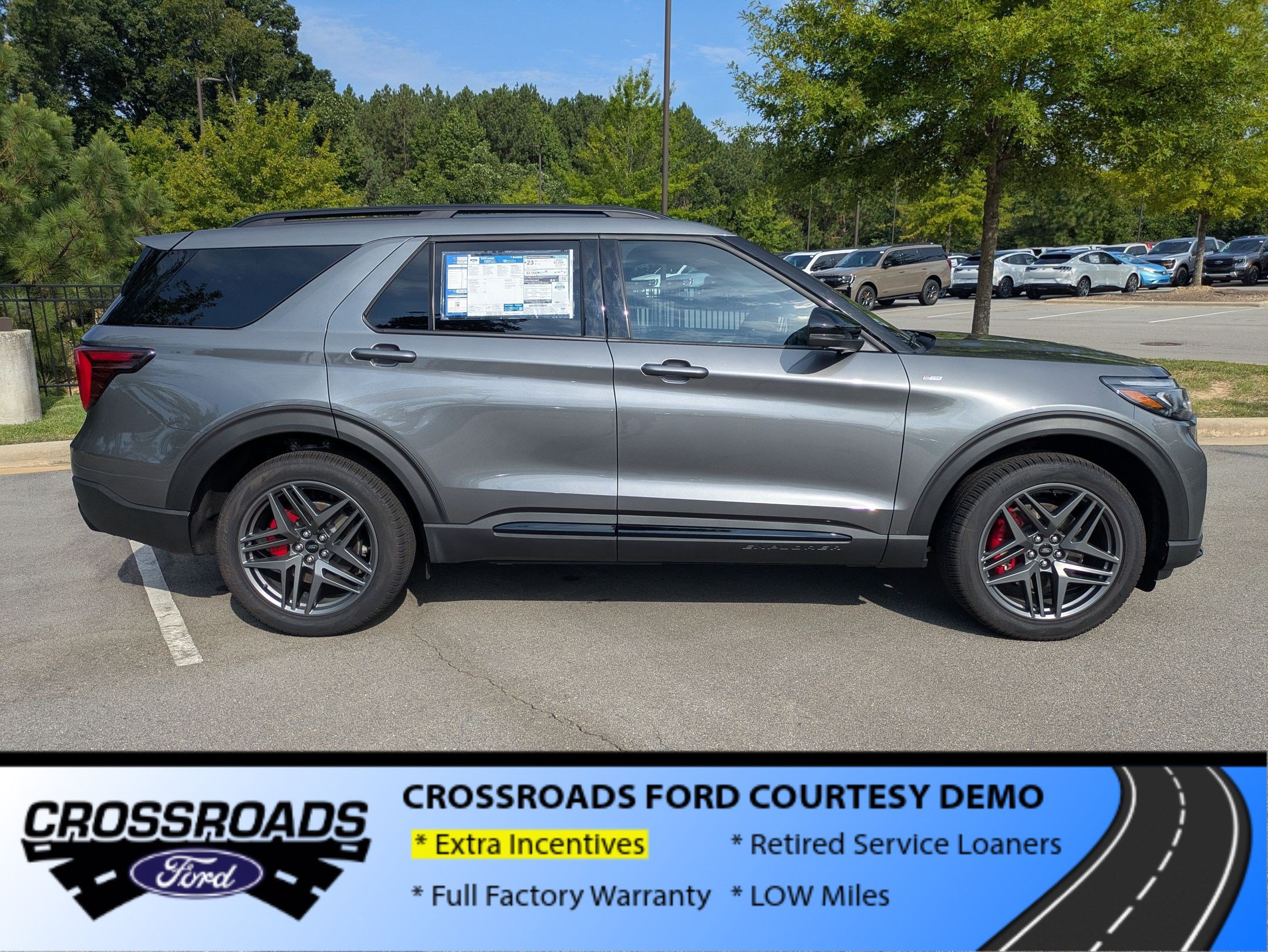 New 2026 Ford Explorer ST-Line w/ ST-Line Street Pack AWD/4WD image 3