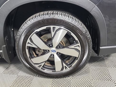 Used 2019 Subaru Forester Touring image 3