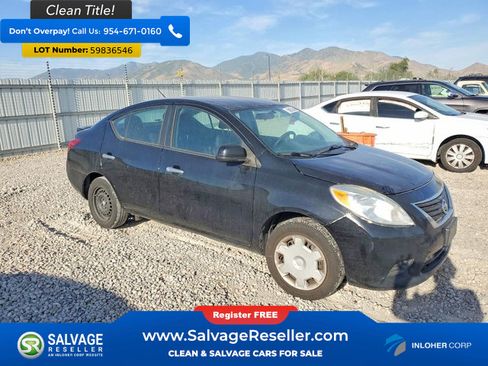 Used 2013 Nissan Versa SV FWD image 5