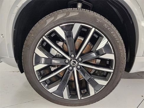 Used 2025 Volvo XC90 B5 Plus image 8