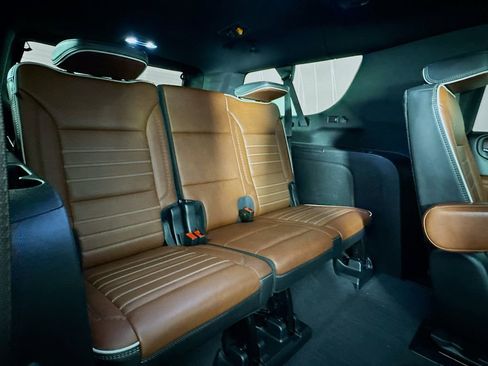 Used 2023 GMC Yukon XL Denali Ultimate image 30