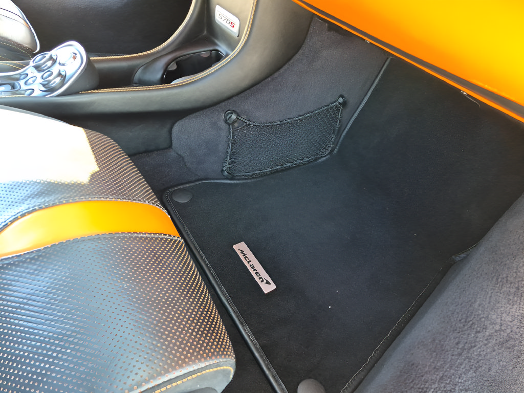 Used 2018 McLaren 570S Spider RWD image 33