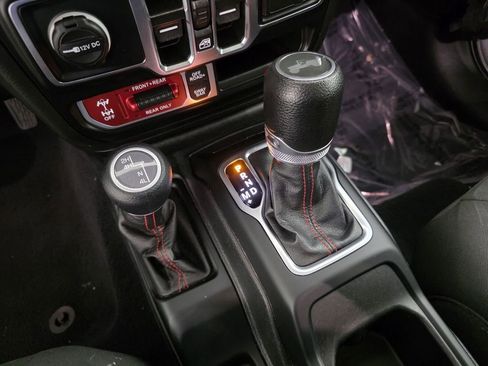 Certified 2023 Jeep Wrangler Unlimited Rubicon image 26