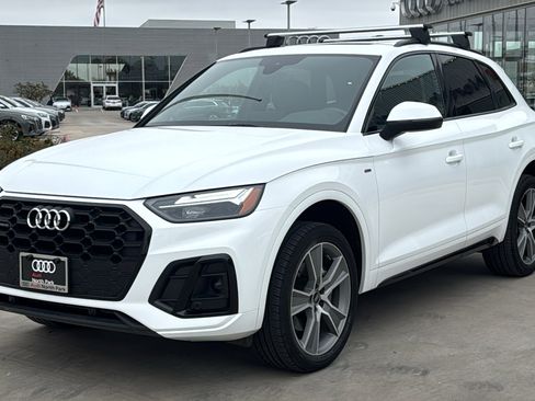 Certified 2025 Audi Q5 2.0T Premium image 3