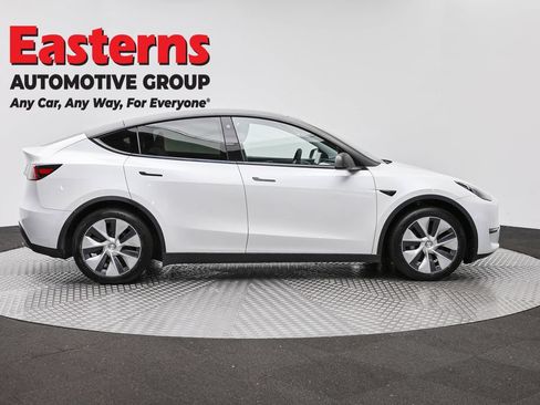 Used 2021 Tesla Model Y Long Range AWD/4WD image 4