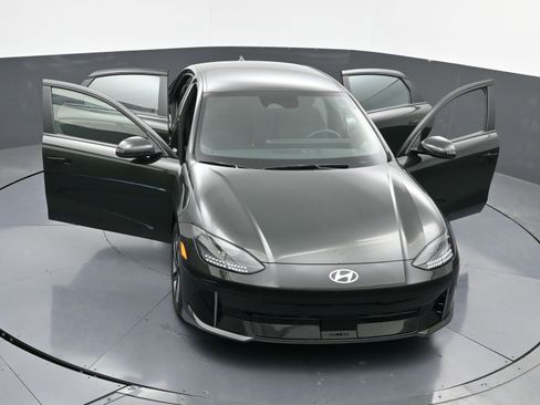 Used 2024 Hyundai Ioniq 6 SEL RWD image 42