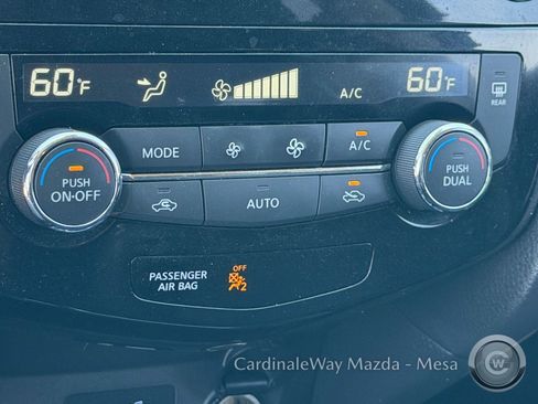 Used 2020 Nissan Rogue SV FWD image 27