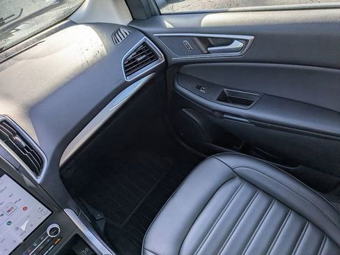 Used 2024 Ford Edge SEL w/ Convenience Package image 18