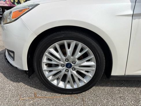 Used 2018 Ford Focus Titanium FWD image 34