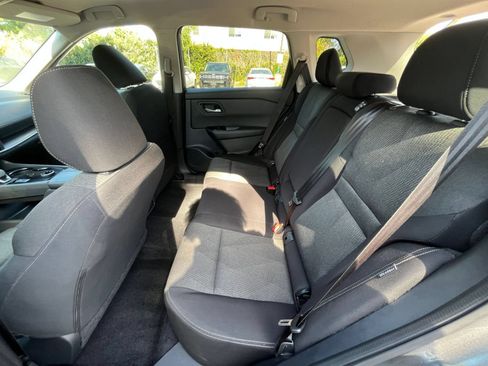 Used 2025 Nissan Rogue SV AWD/4WD image 28