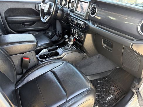 Used 2021 Jeep Wrangler Unlimited Sahara AWD/4WD image 13