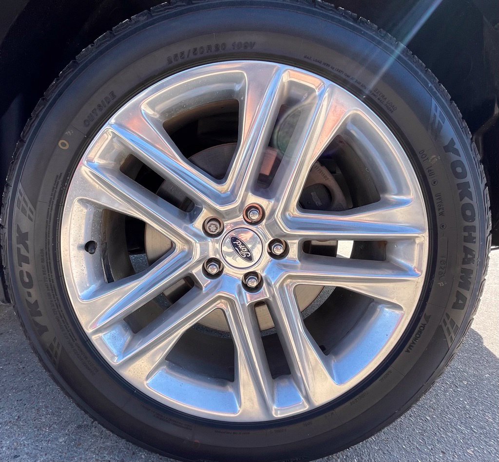 Used 2017 Ford Explorer XLT w/ Equipment Group 202A FWD image 11