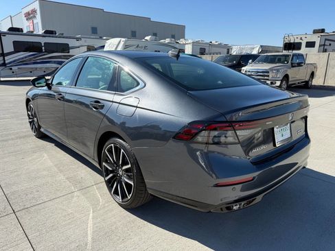 Used 2025 Honda Accord Touring image 5