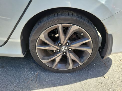 Used 2024 Honda Civic Sport image 9